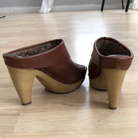 Heels - Picture 3 of 4